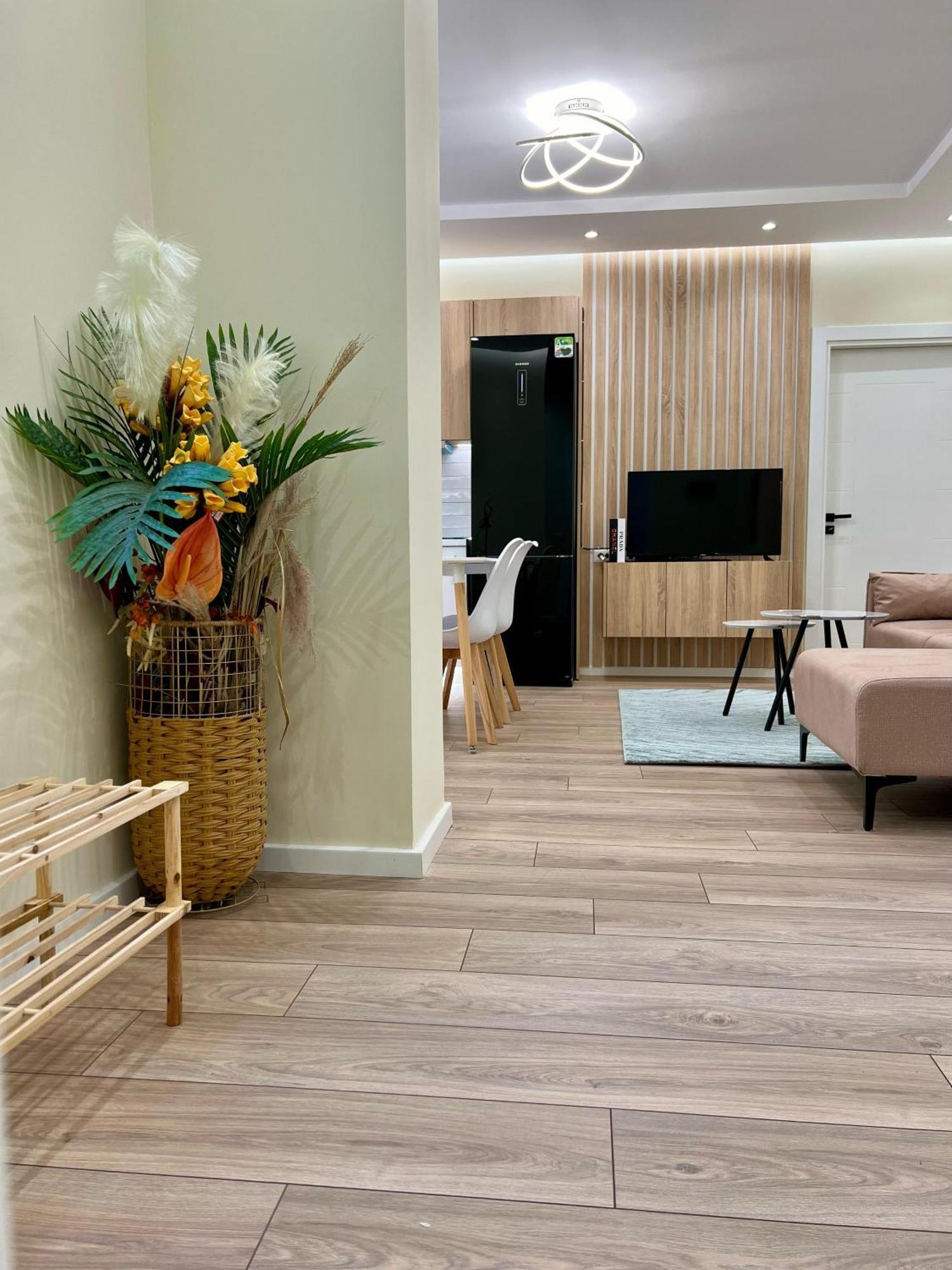 ティラナMetropolitan Charm: Cozy 1Br In 7Min To Skanderbegアパートメント エクステリア 写真